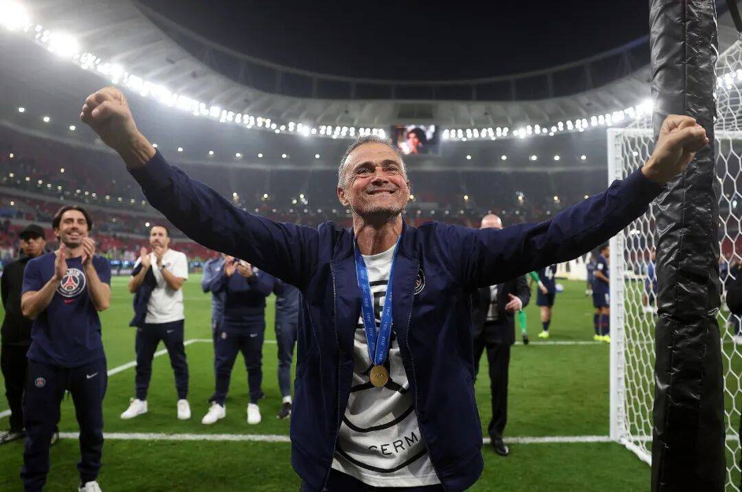 爱游戏首页-清晨突围战来临，拜仁慕尼黑围绕法国杯单刀错失，态度坚定，资深球员宣示担当(阿森纳7比5惊天逆转)