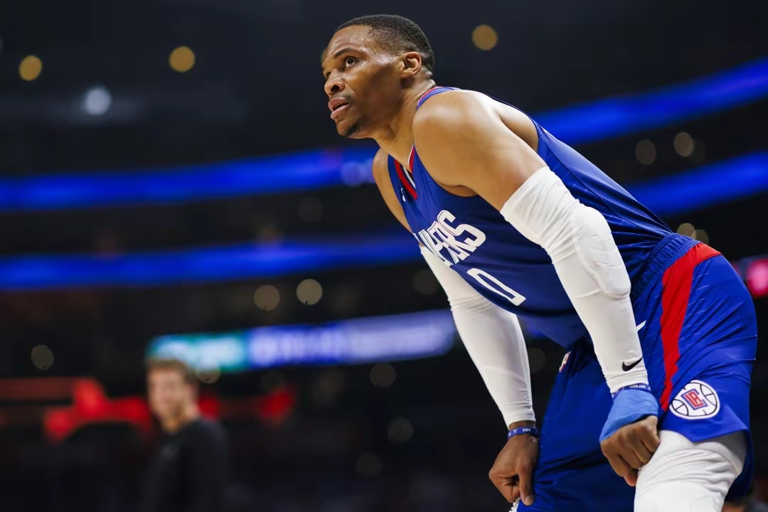 AYX官方网站入口-包含深圳男篮今晨刷新队史纪录，志在NBA季后赛名次提升，压力陡增，赛季目标并未改变的词条